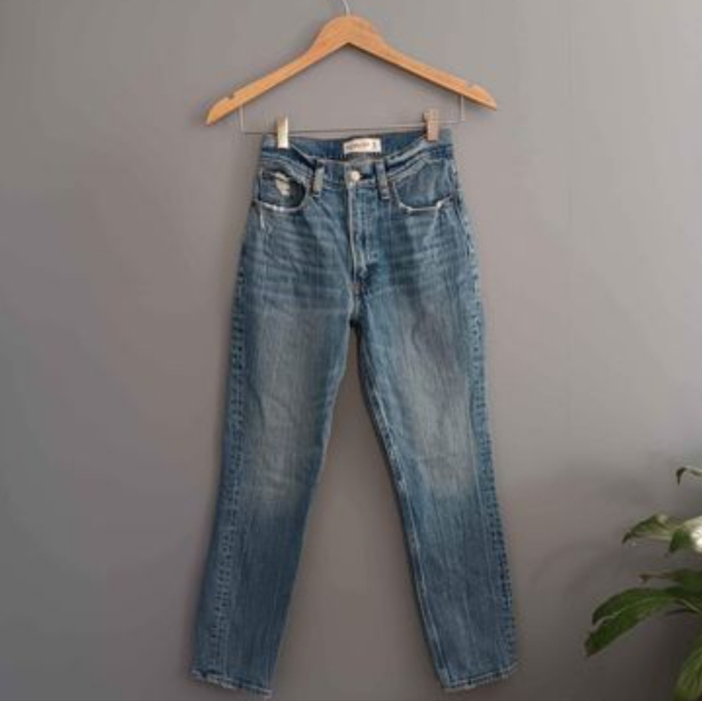 Abercrombie & Fitch High Rise Mom Jean size 24 / 00